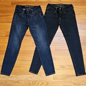 American Eagle Outfitters Women's Dark and Light Blue Skinny Jeans